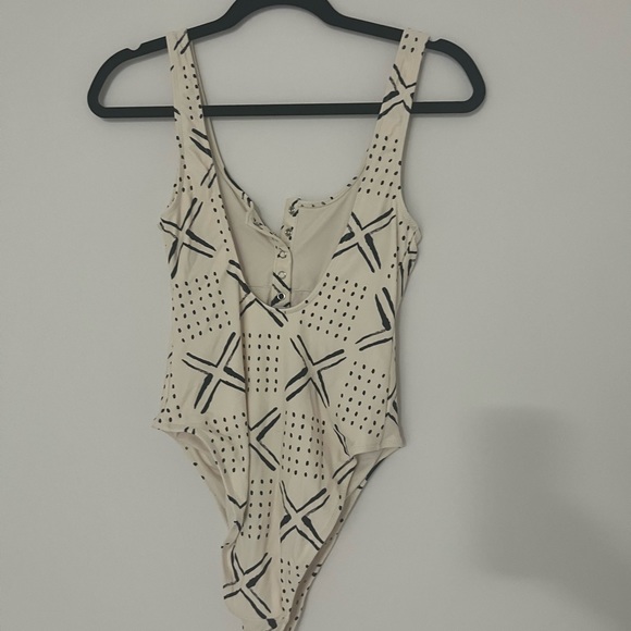 ✨LAST CHANCE✨ American Eagle One Piece Bathing Suit Size Medium Long - Picture 3 of 3